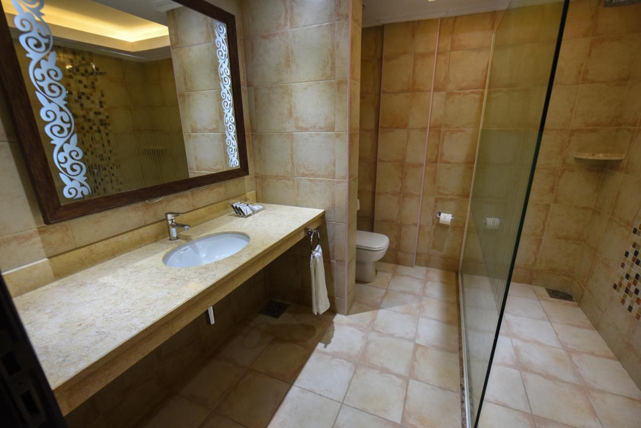 Casa Solada Hotel Kampala Luaran gambar