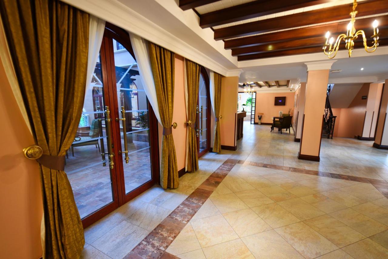Casa Solada Hotel Kampala Luaran gambar