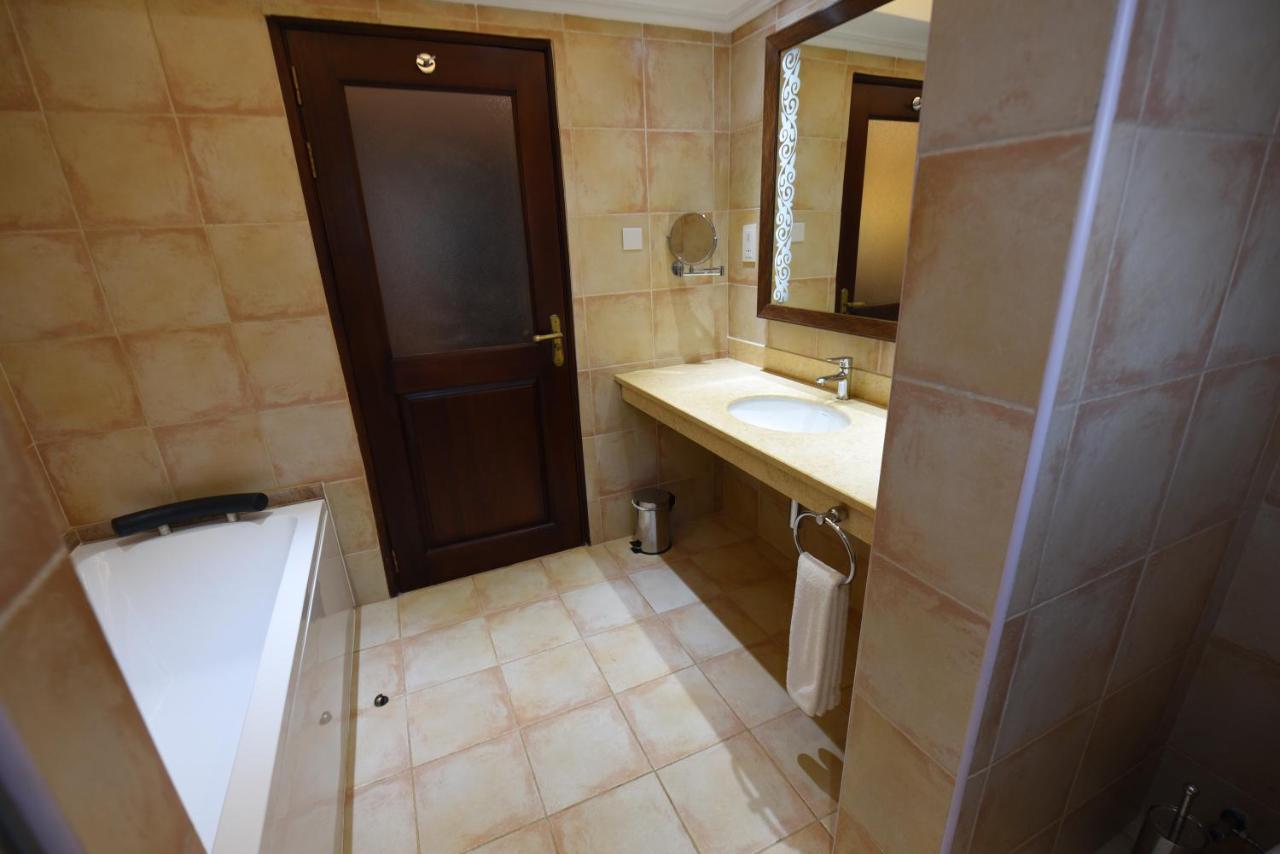 Casa Solada Hotel Kampala Luaran gambar